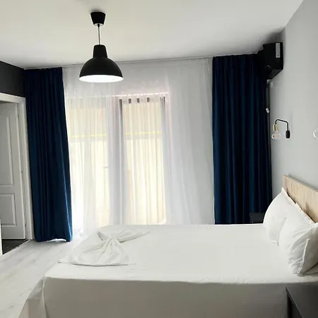 Maxim בית הארחה 3*