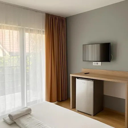 Maxim 3* אפורי נורד